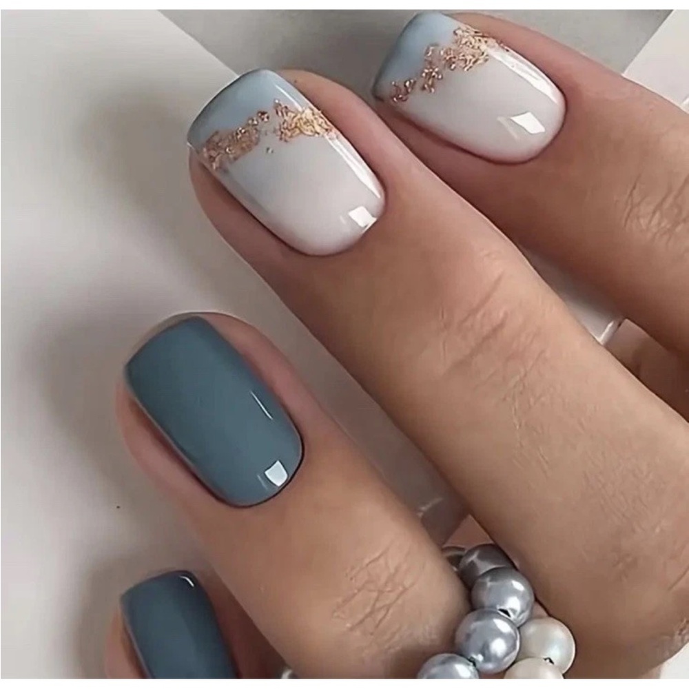 Elegant Blue and Gold Press on  Nail Set